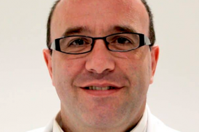 Dr. Ángel Flores Herrero